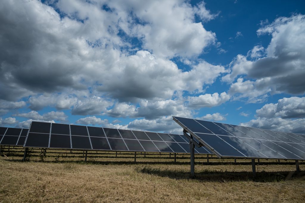 5 vantagens da energia solar para sua fazenda