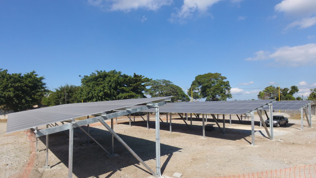 Carport Solar: entenda o que é, como funciona e as vantagens